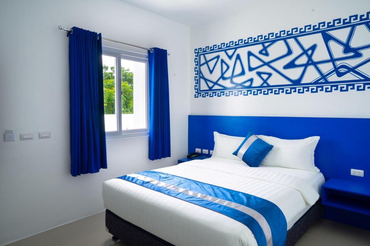The Palladium Hotel Coron Esterno foto