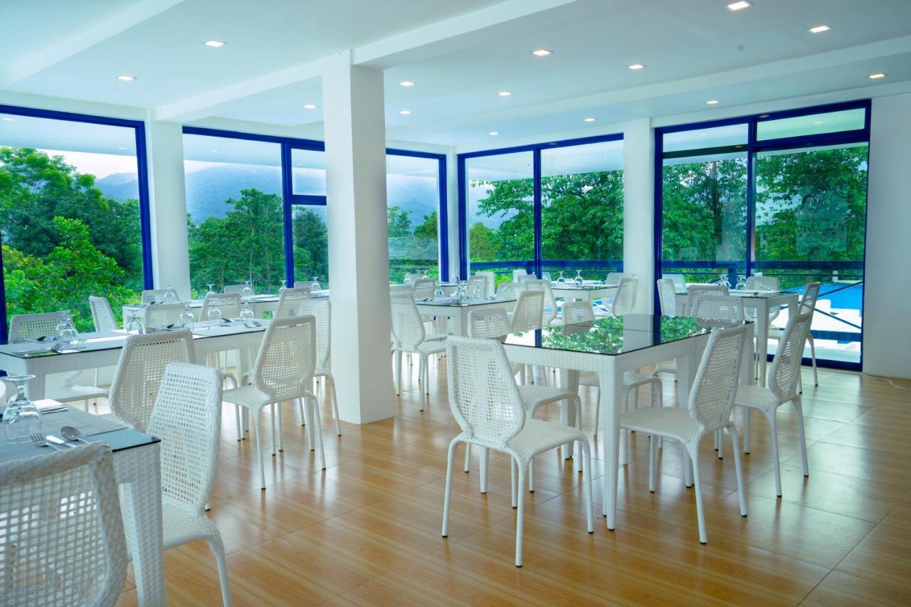 The Palladium Hotel Coron Esterno foto