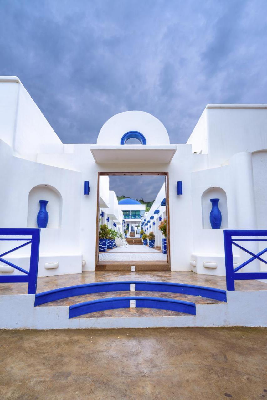 The Palladium Hotel Coron Esterno foto
