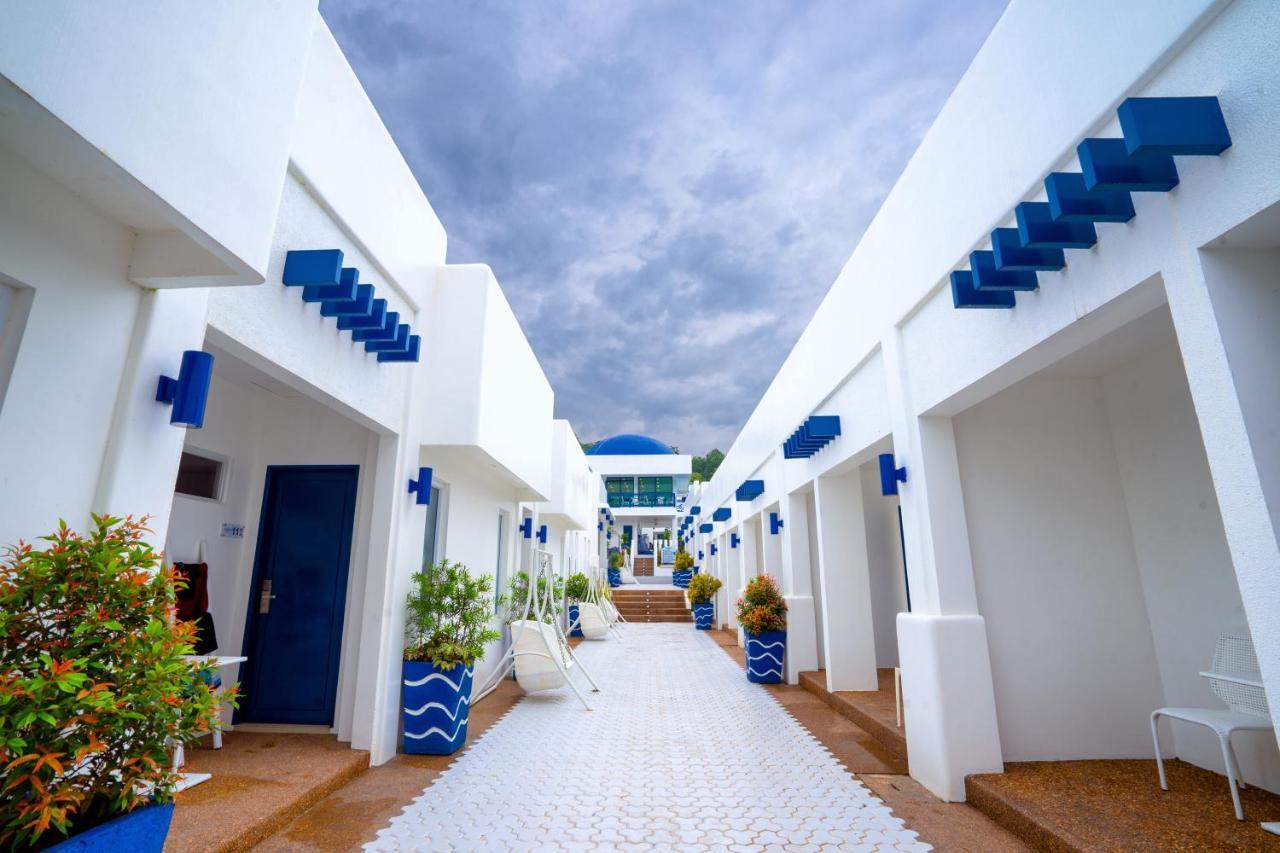 The Palladium Hotel Coron Esterno foto